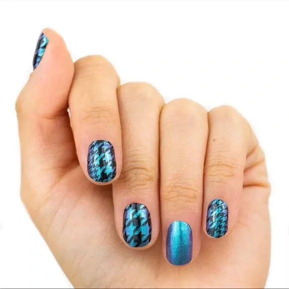 *Retired* Color Street: Suit Yourself | Houndstooth Teal Purple Duochrome Fall - Picture 11 of 13